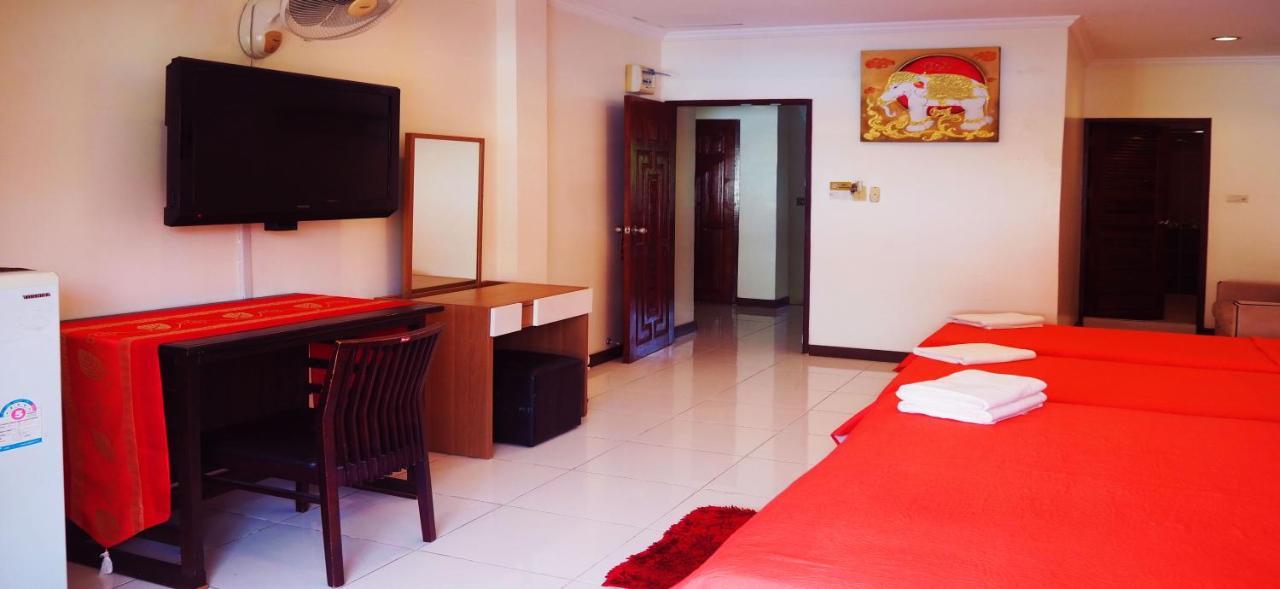 Готель Sky Silk Decoration House Patong Екстер'єр фото