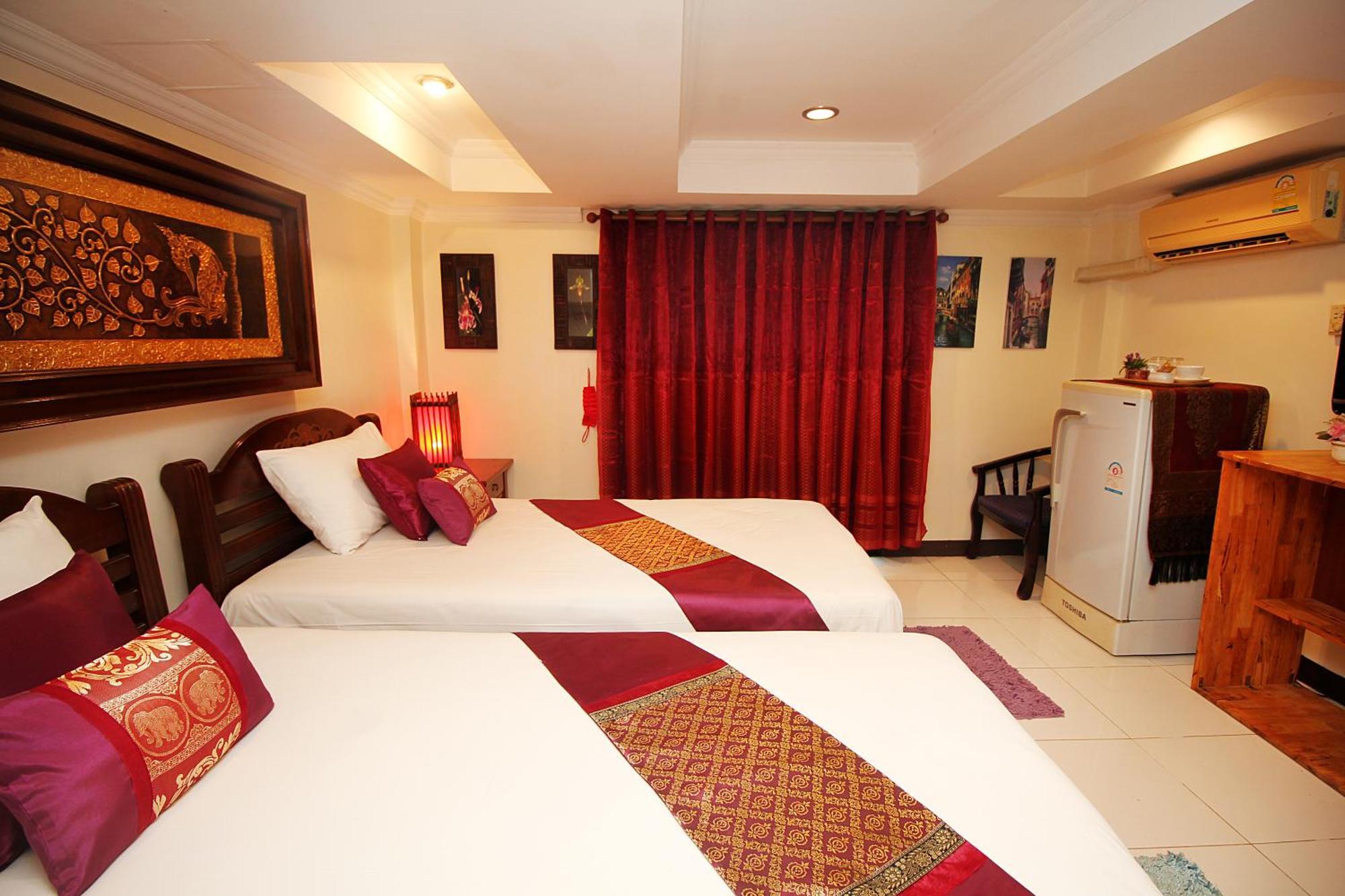 Готель Sky Silk Decoration House Patong Екстер'єр фото