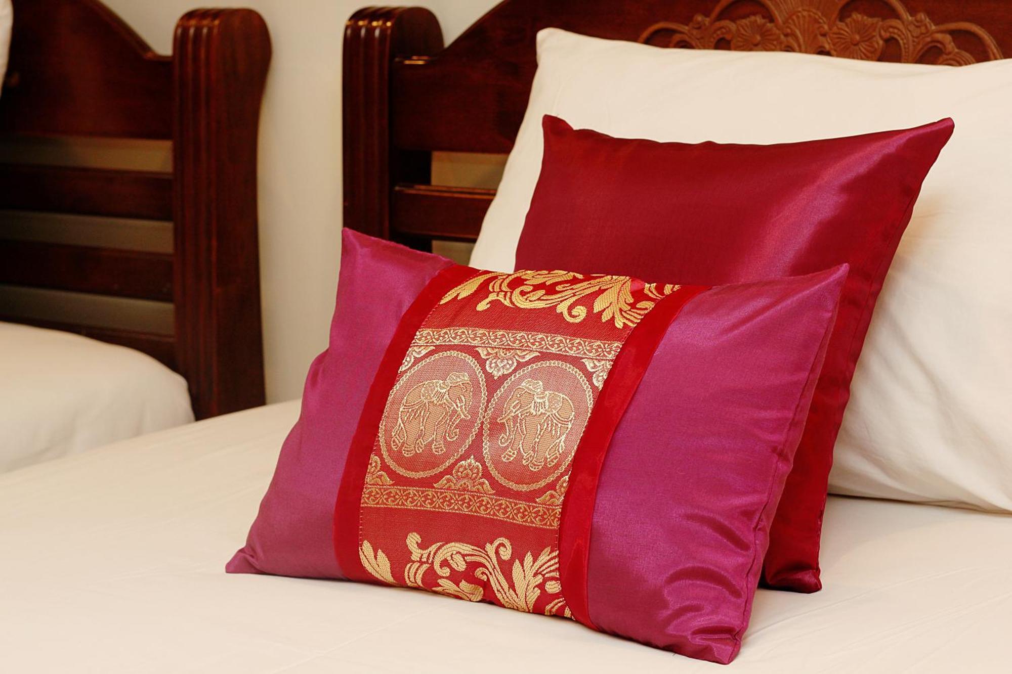 Готель Sky Silk Decoration House Patong Екстер'єр фото