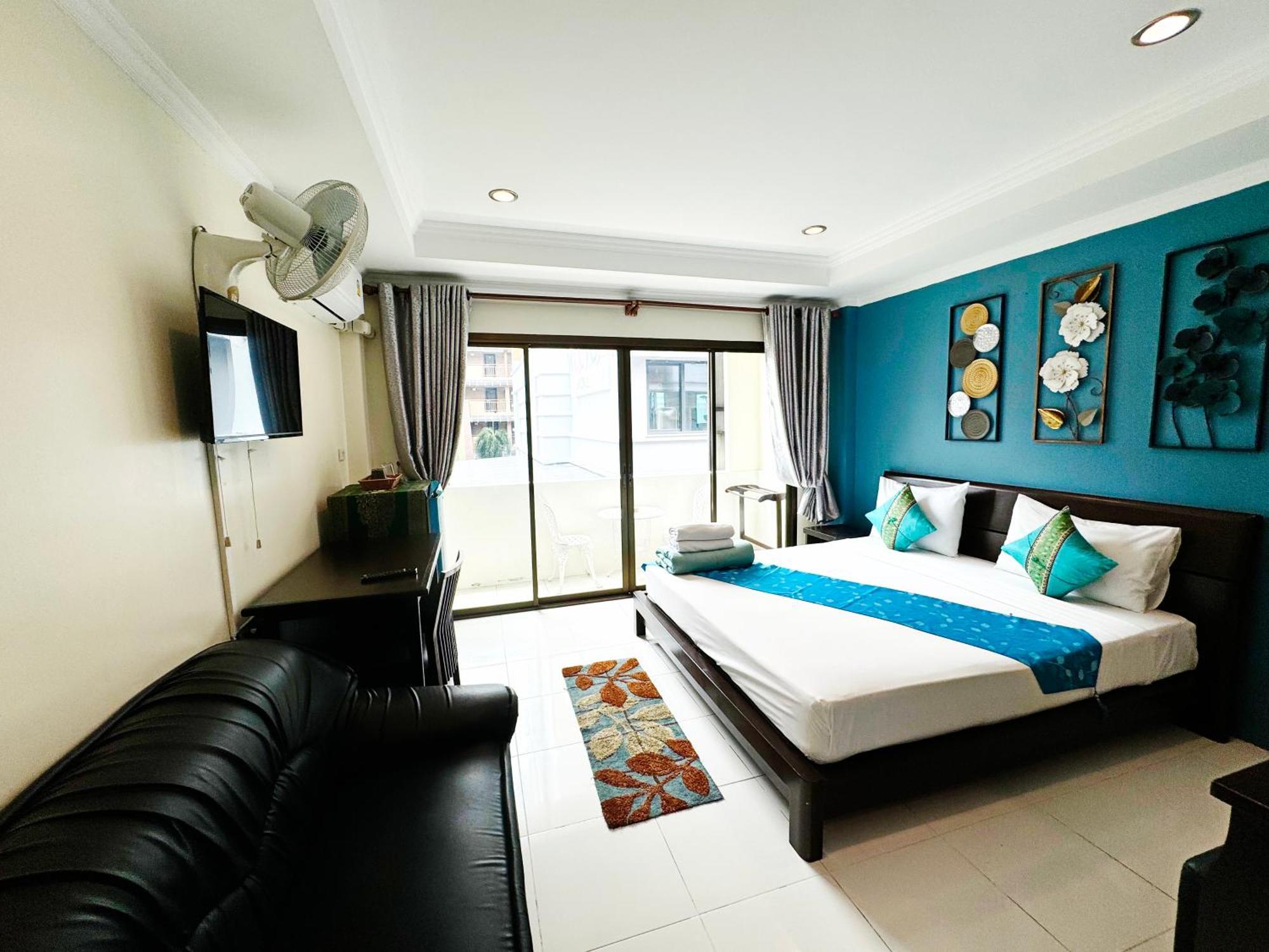 Готель Sky Silk Decoration House Patong Екстер'єр фото