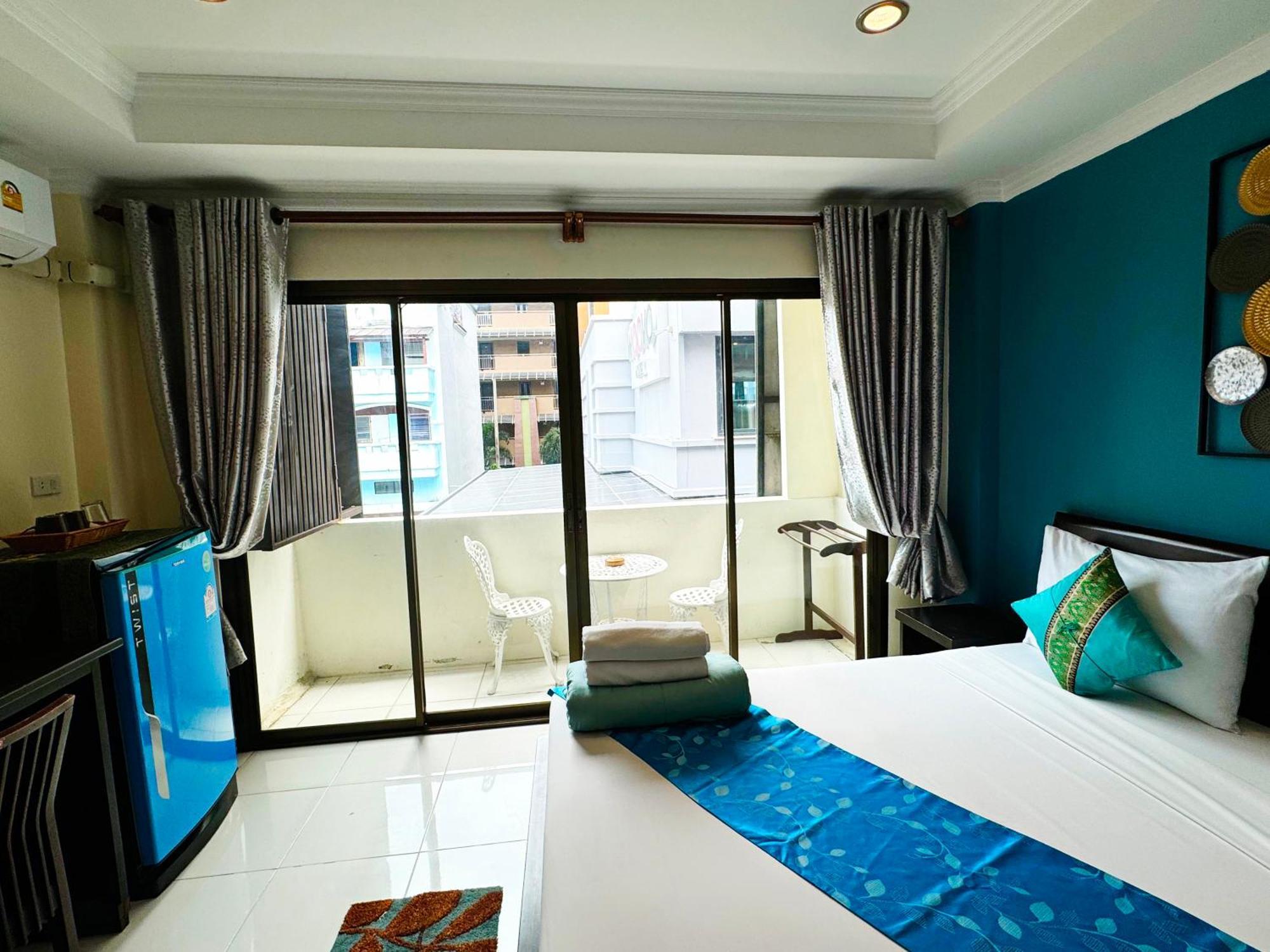 Готель Sky Silk Decoration House Patong Екстер'єр фото