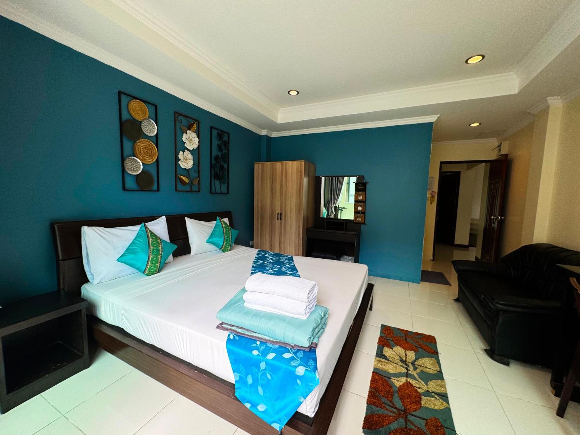 Готель Sky Silk Decoration House Patong Екстер'єр фото